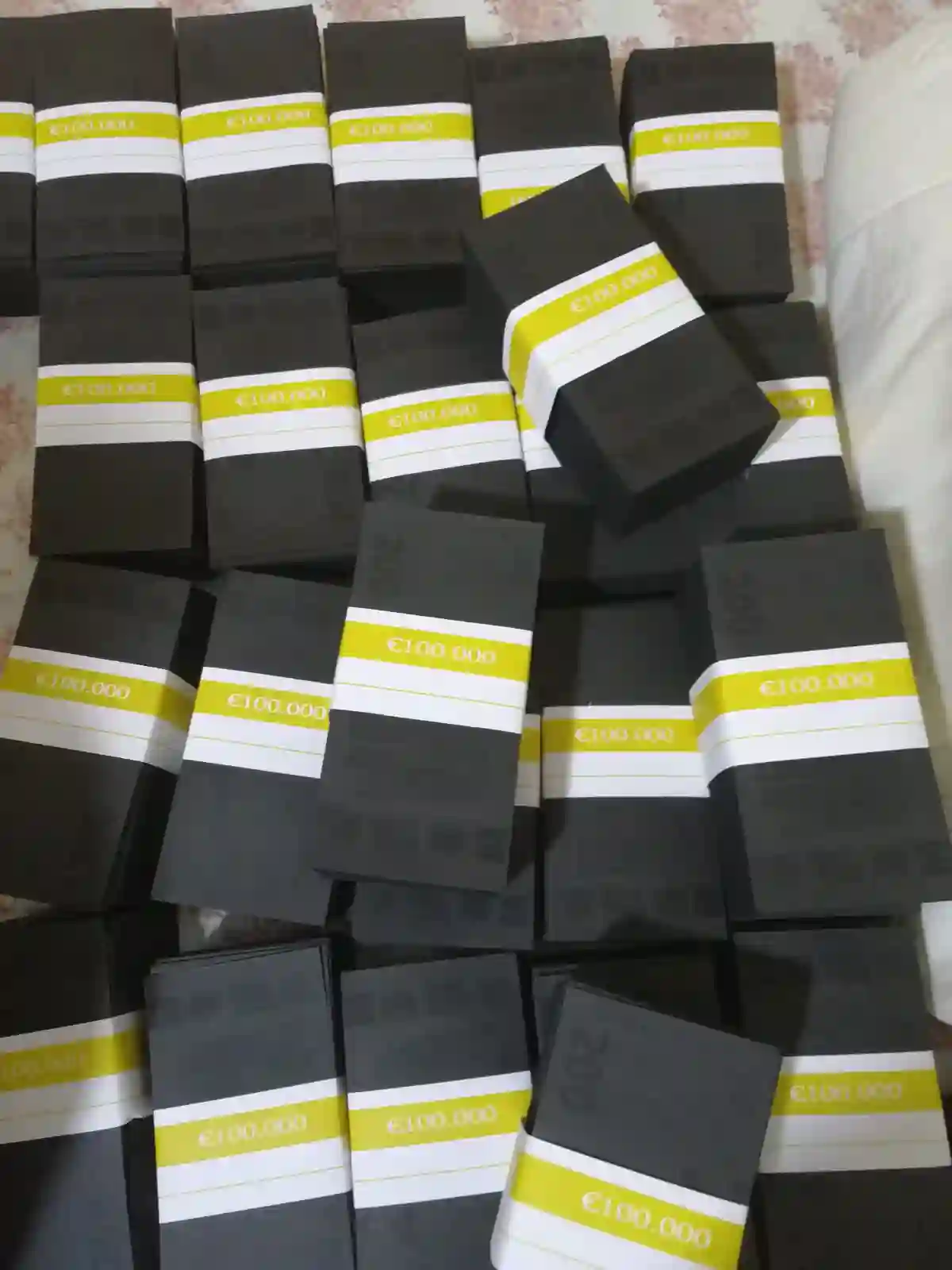 decapage de billet de banque noir - Vue 1