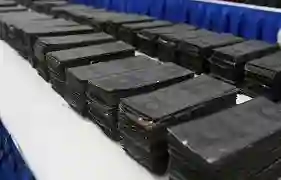 nettoyage de billet de banque noir et vert  - Vue 1