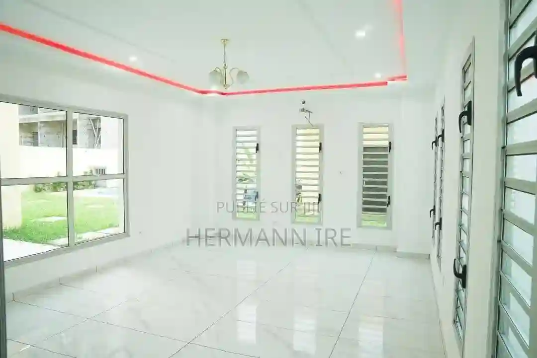 Villa Triplex en Vente - Vue 3