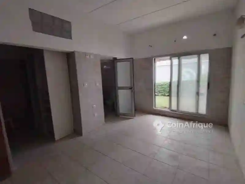 Location Villa 4pièces -cocody Riviera 3 - Vue 2