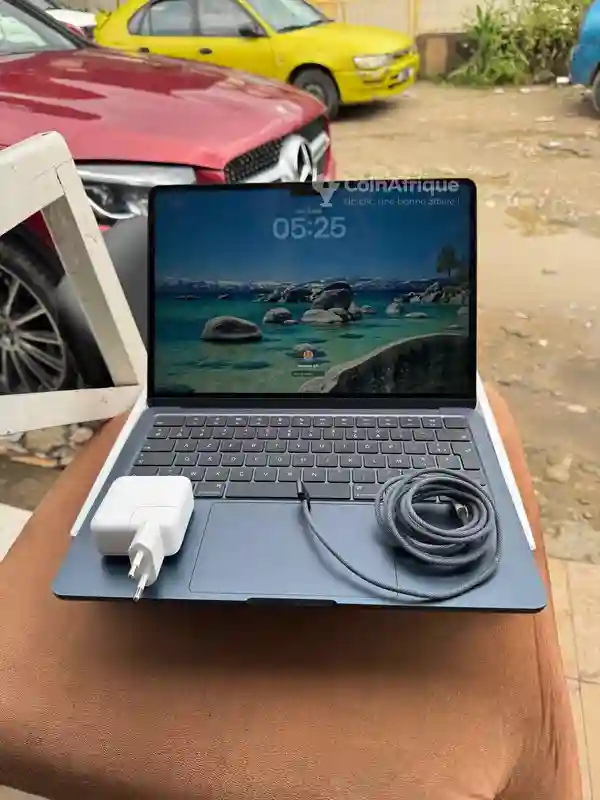 Macbook air 2024 m3 Avec Garantie Apple Quasi Neuf Avec Carton - Vue 3
