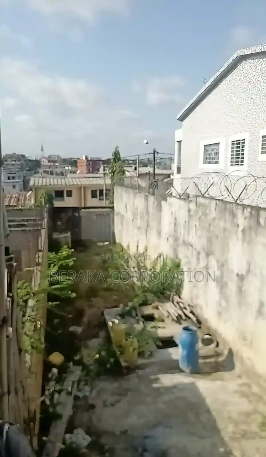 1chbre Appartement Dans Beraka Corporation Cocody à Vendre - Vue 3