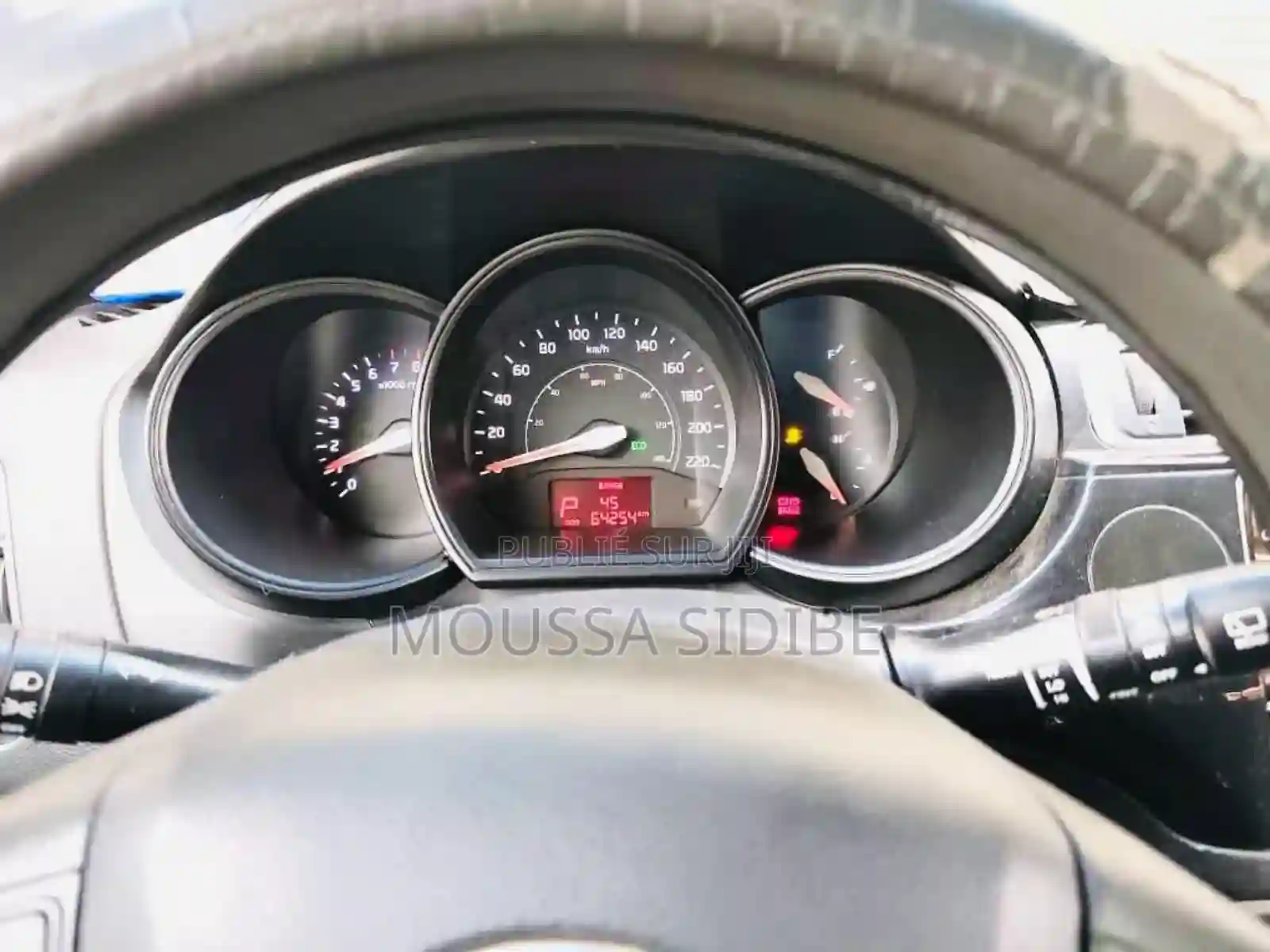 Kia Rio EX 4dr Sedan (16l 4cyl 6A) 2017 Rouge - Vue 2