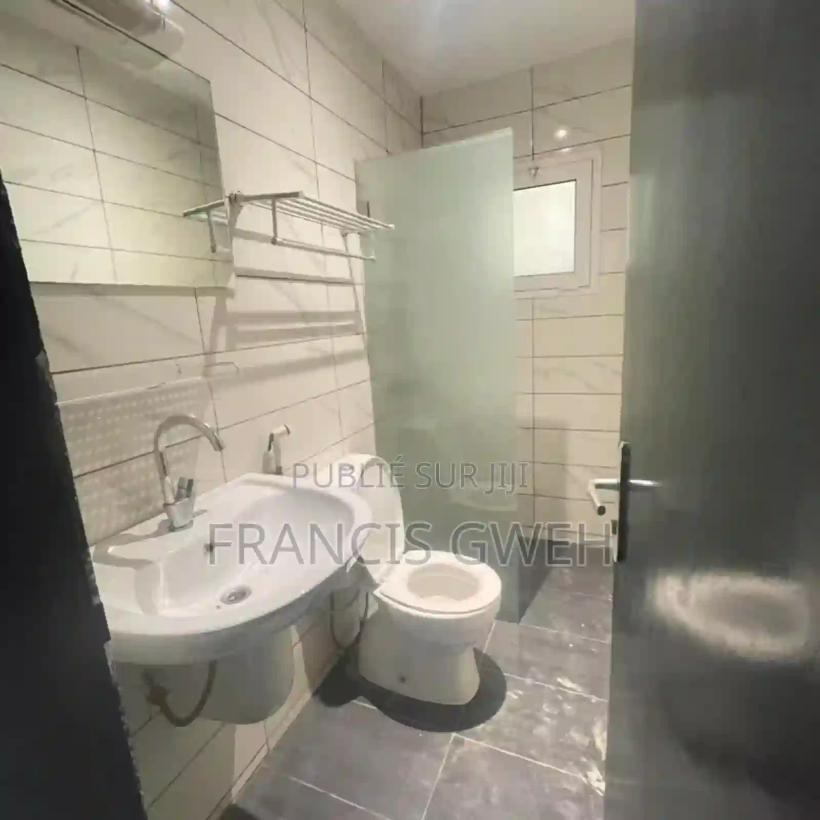 4chbre Duplex Dans Gweh Francis Cocody à Louer