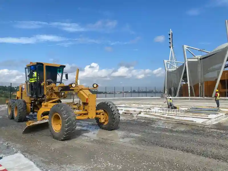 Niveleuse 140k - Vue 1