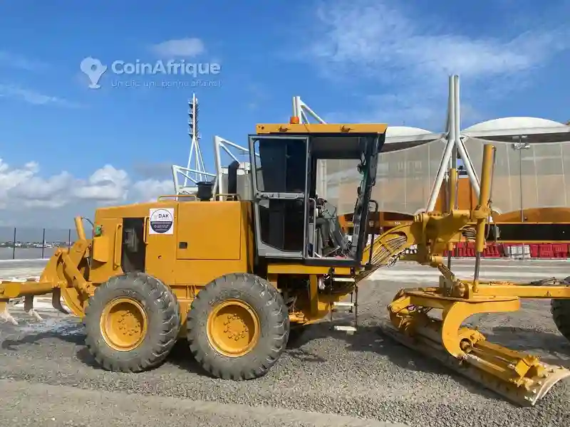 Niveleuse 140k - Vue 2