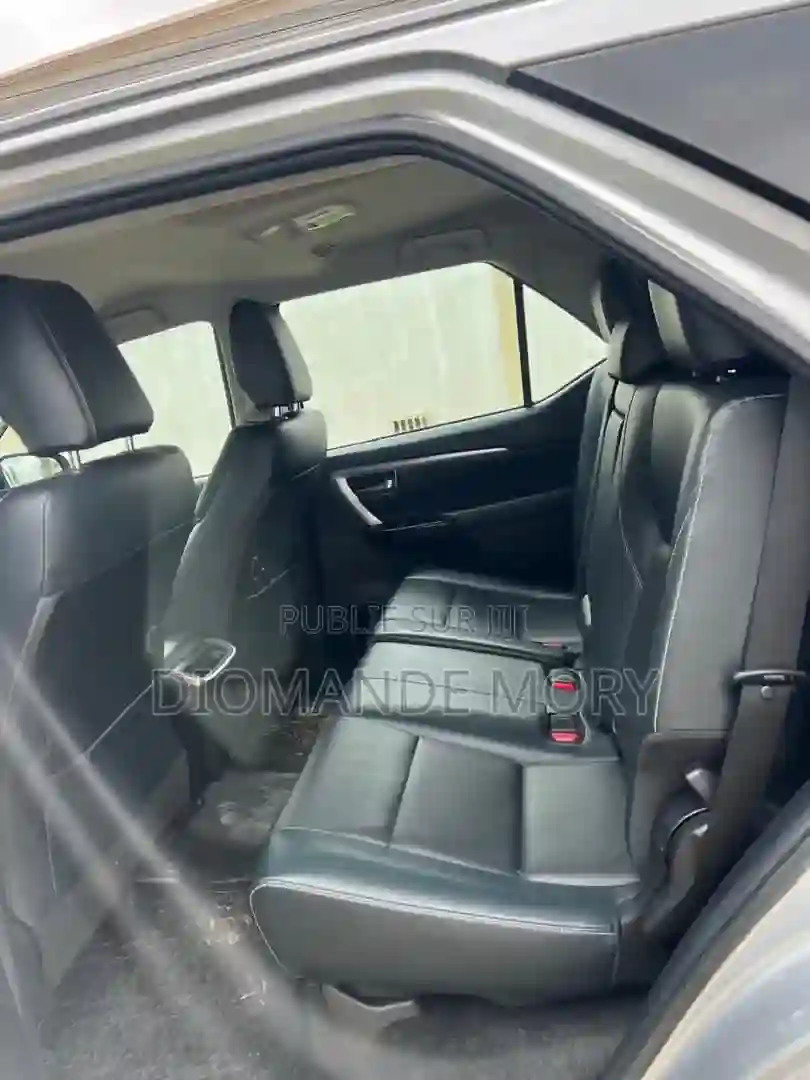 Toyota Fortuner 24 D AWD 2022 Gris