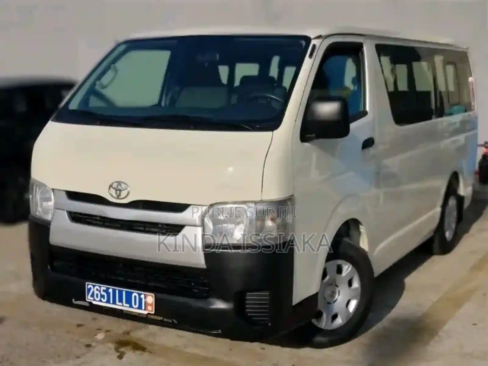 Toyota Hiace 2022 Blanc Cassé - Vue 1