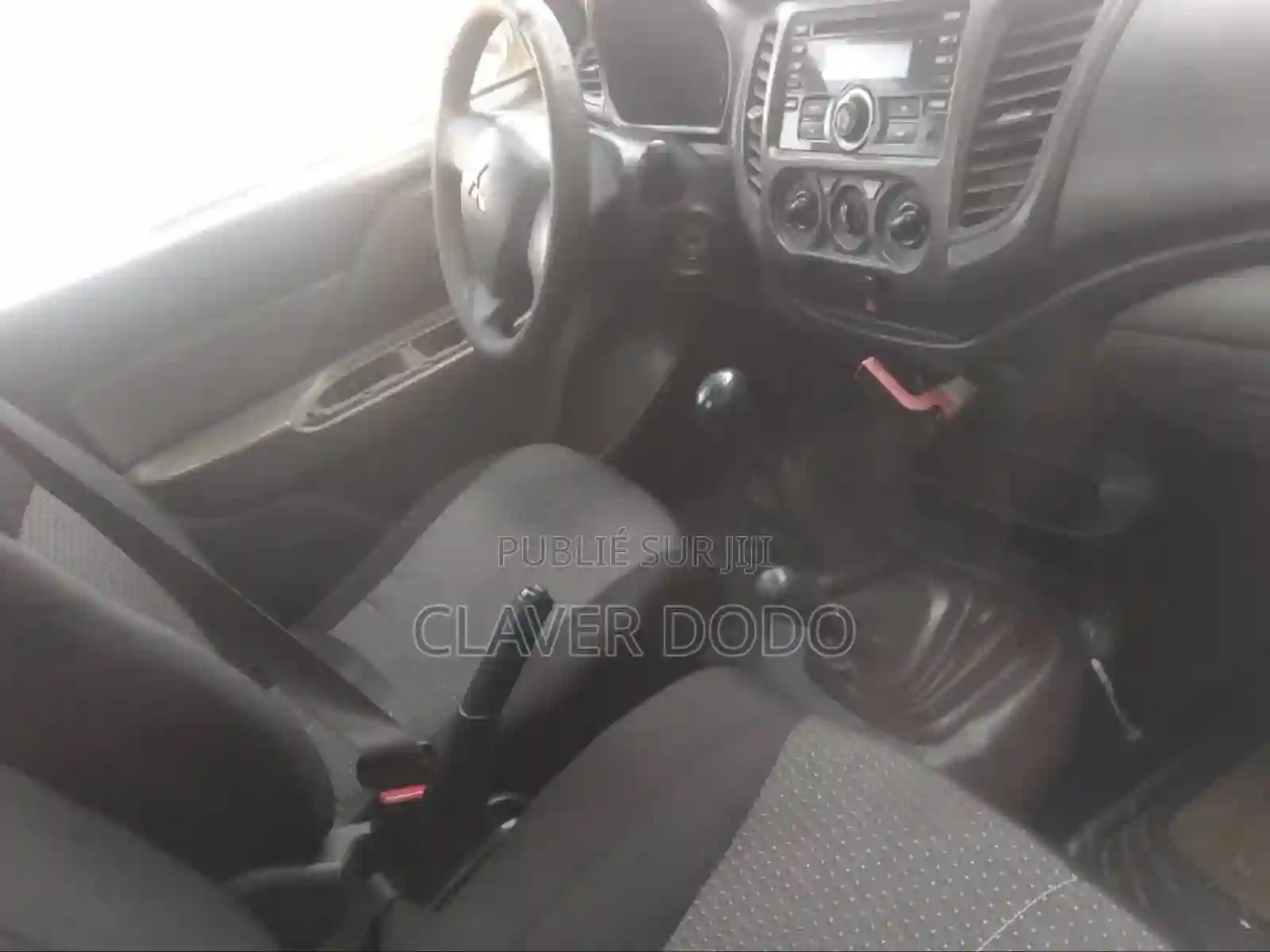 Mitsubishi L200 2018 Blanc - Vue 3