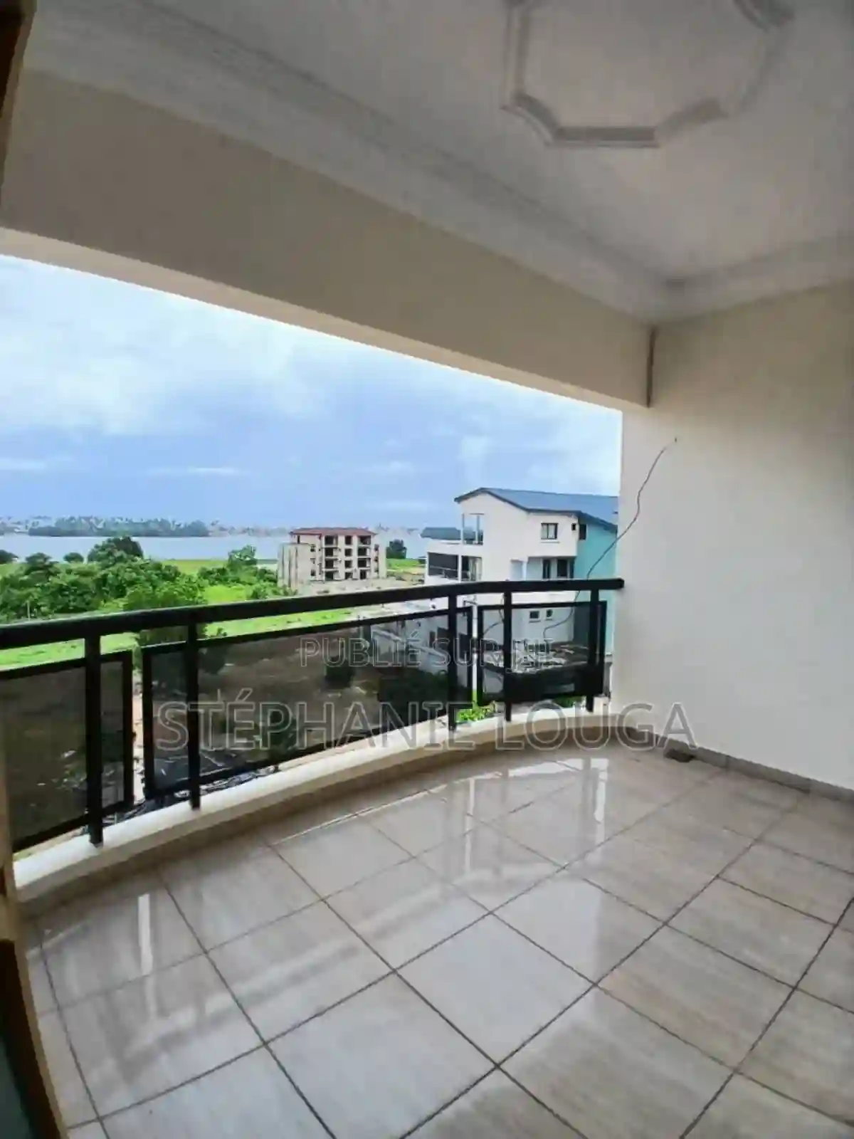 2chbre Appartement Dans Mockeyville Cité Grand-bassam à Louer - Vue 3