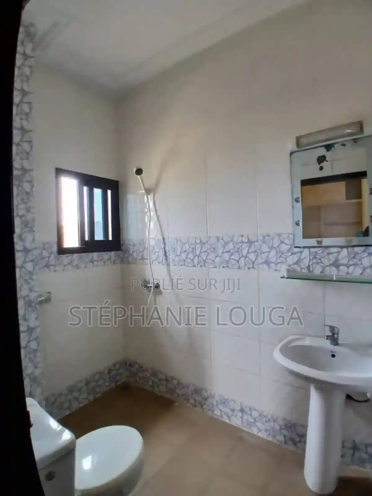 2chbre Appartement Dans Mockeyville Cité Grand-bassam à Louer - Vue 4