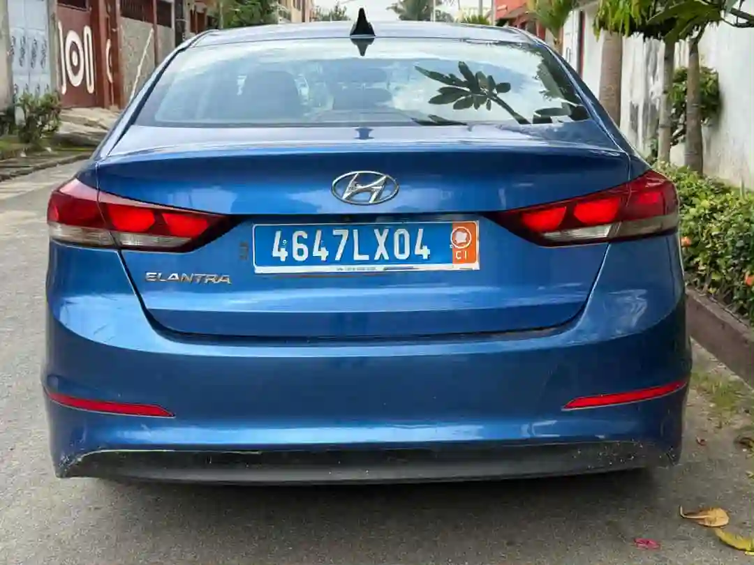 HYUNDAI ELANTRA EN VENTE  - Vue 1