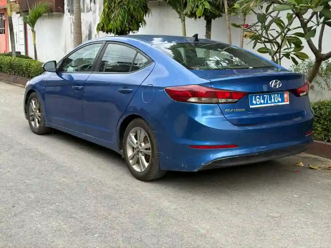HYUNDAI ELANTRA EN VENTE  - Vue 2