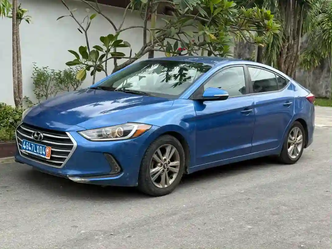 HYUNDAI ELANTRA EN VENTE  - Vue 3