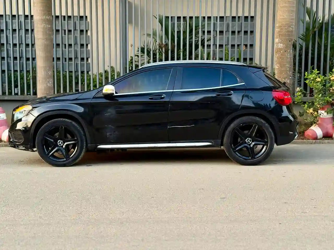 MERCEDES GLA 250  - Vue 3