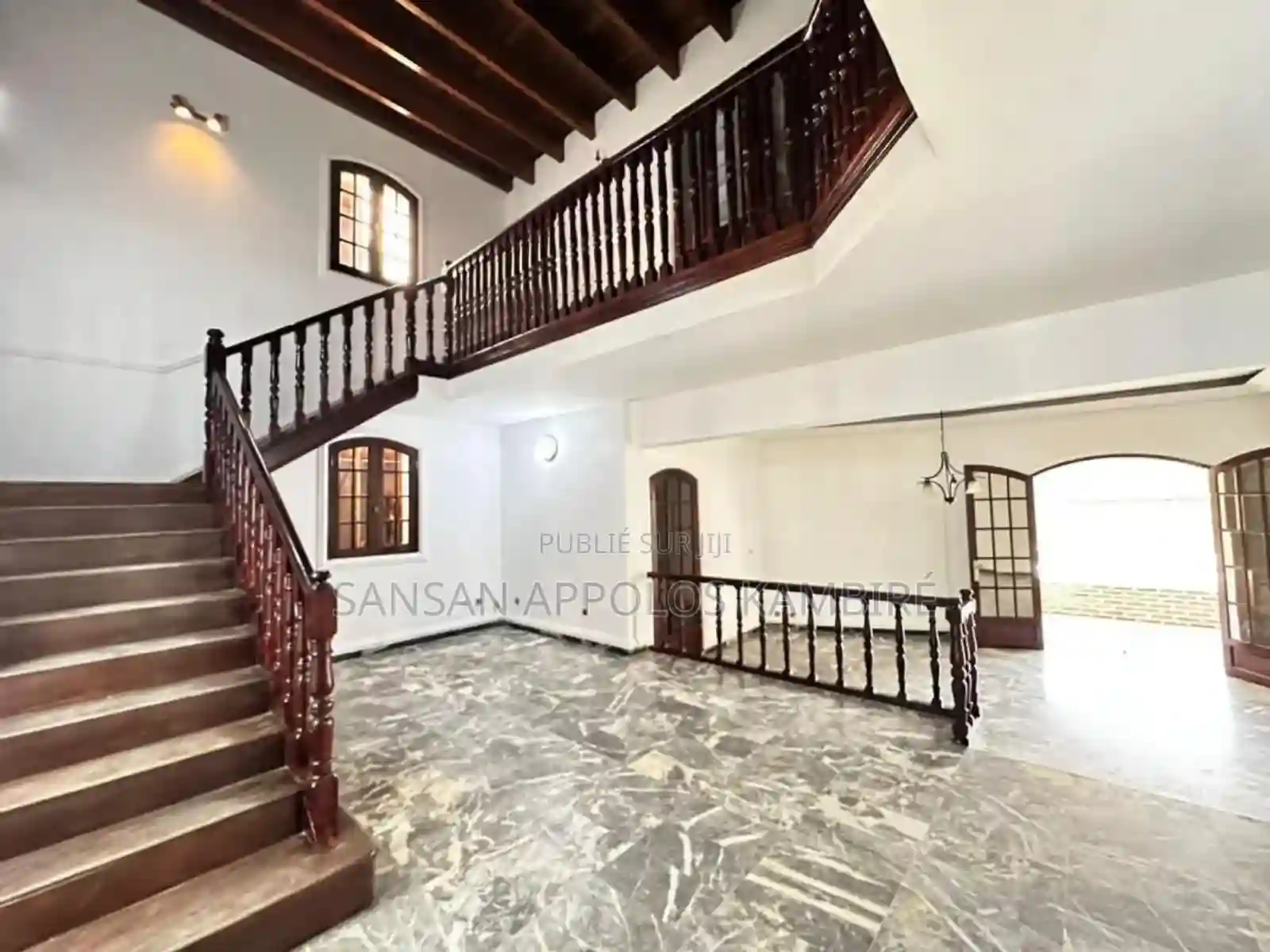 7chbre Duplex Dans Une Magnifique Villa Cocody à Vendre - Vue 1