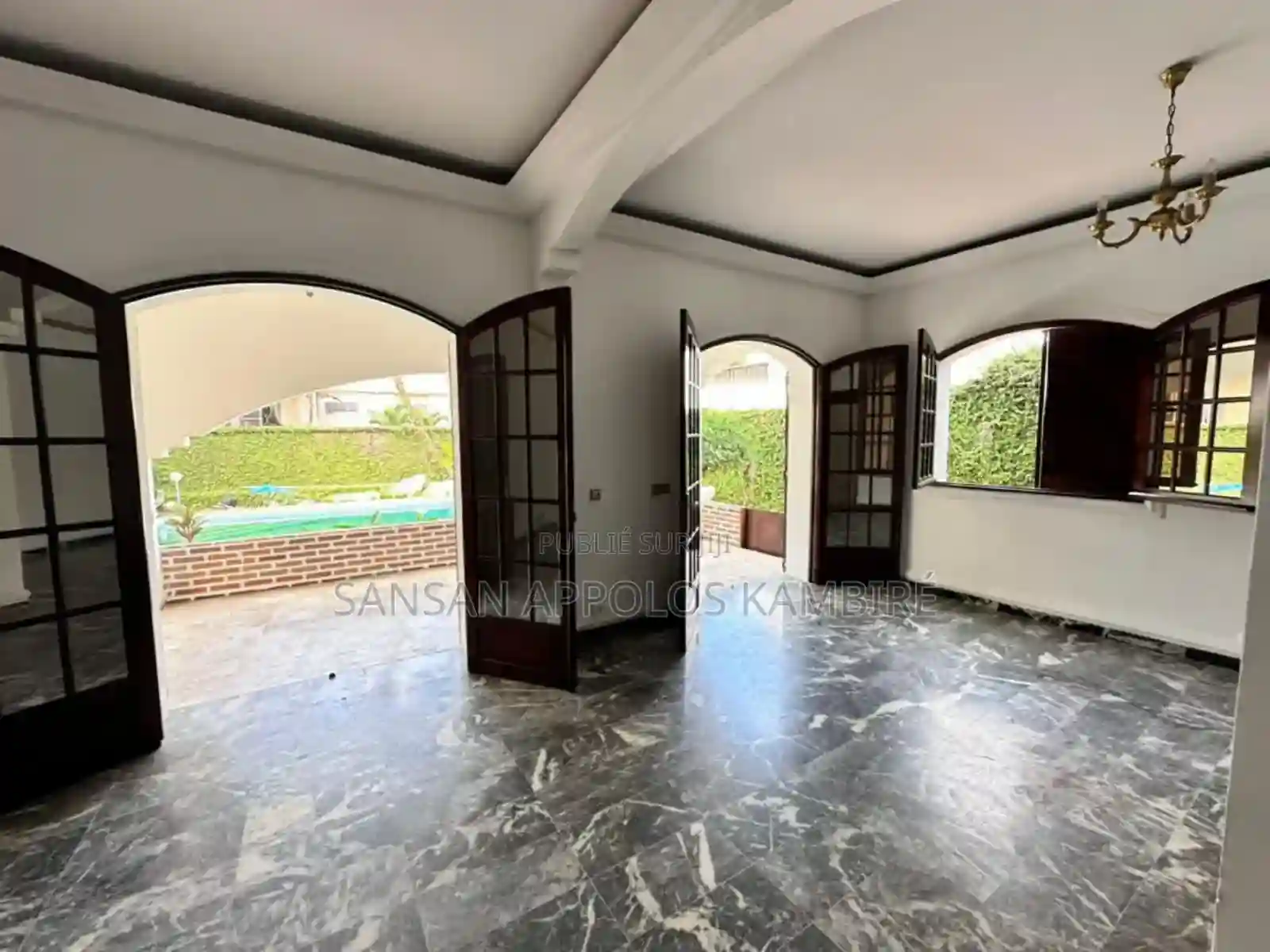 7chbre Duplex Dans Une Magnifique Villa Cocody à Vendre - Vue 4