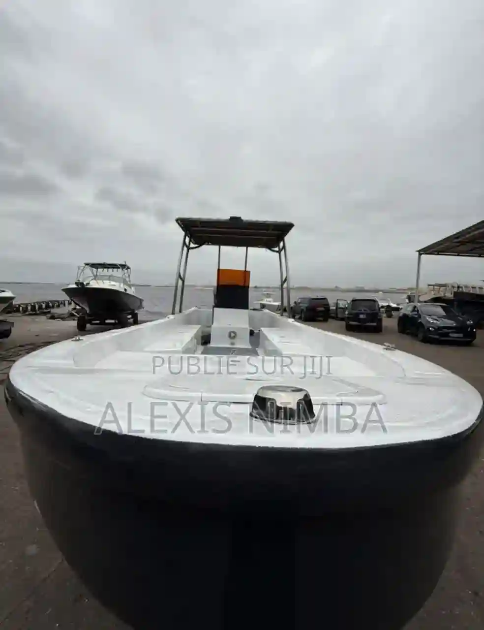 Bateau Barracuda Coque D’origine 300cv Yamaha - Vue 2