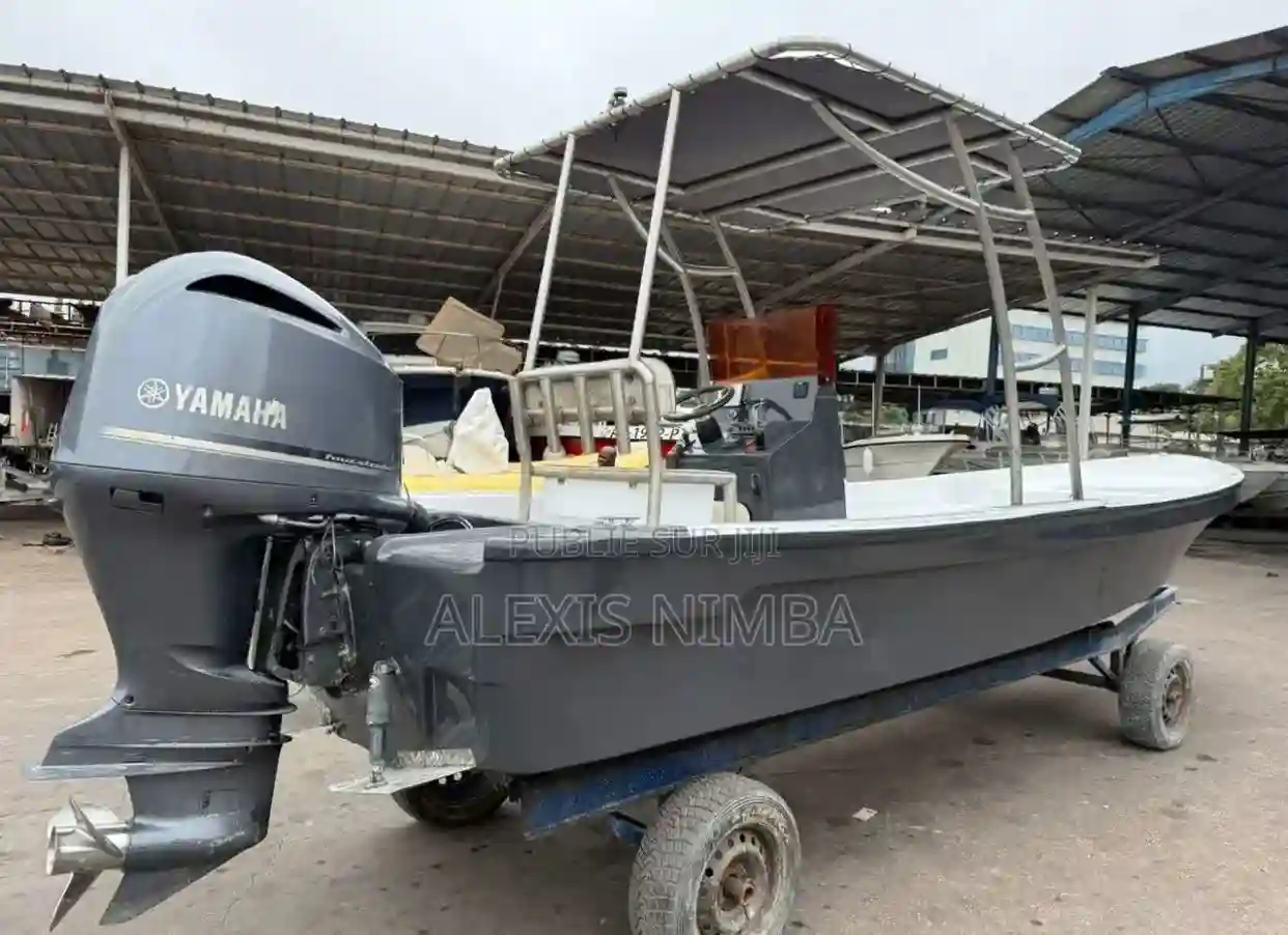 Bateau Barracuda Coque D’origine 300cv Yamaha - Vue 3