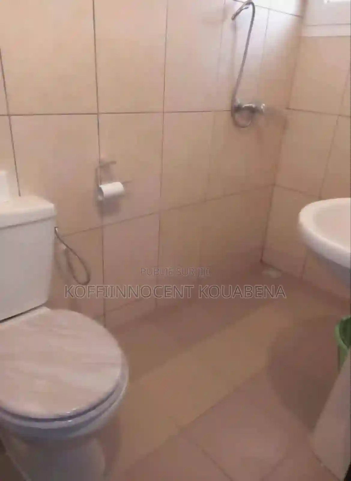 5chbre Villa Dans Cocody à Vendre - Vue 3