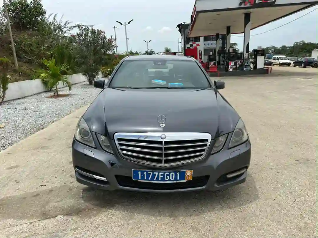 MERCEDES BENZ C180