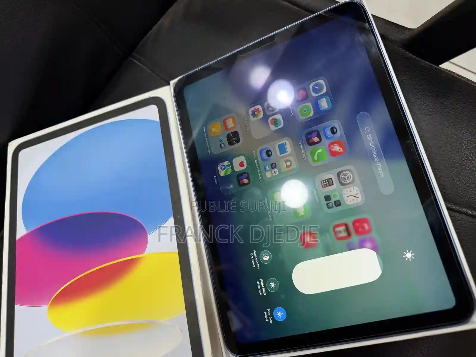 Apple Ipad (2025) 64 GB Blue - Vue 2