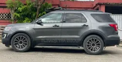 Ford Explorer Sport AWD 2018 Gris