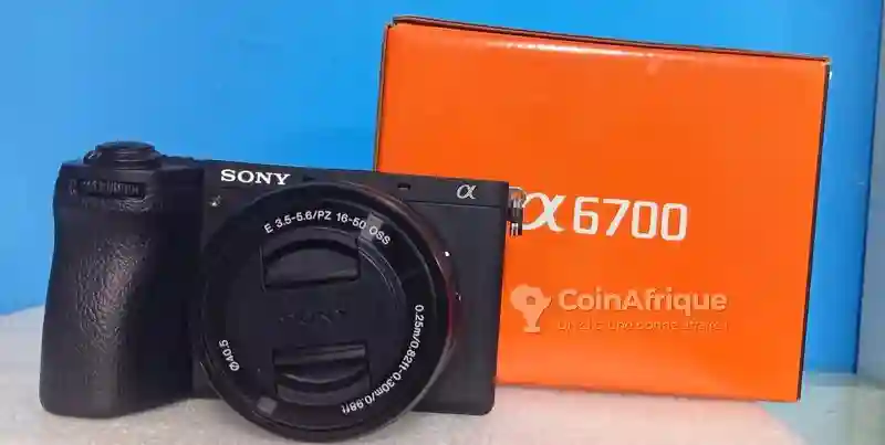 Sony A6700 Sony 16-50mm - Vue 2