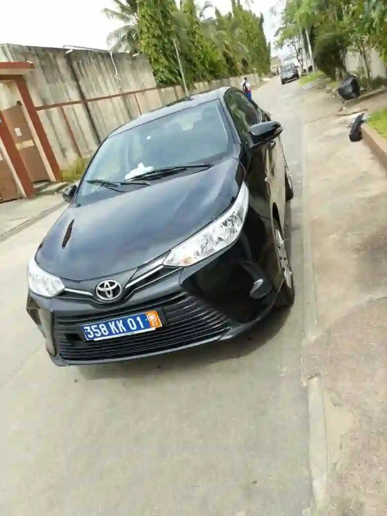 TOYOTA YARIS EN VENTE  - Vue 2