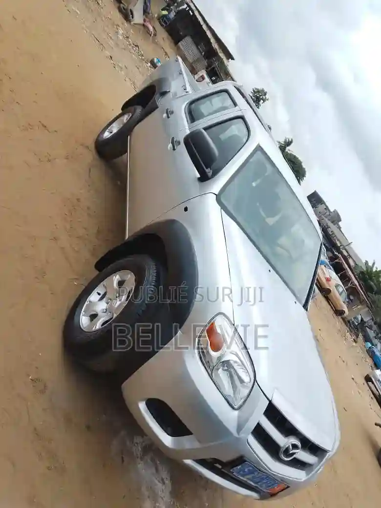 Mazda Bt-50 2015 Gris - Vue 1