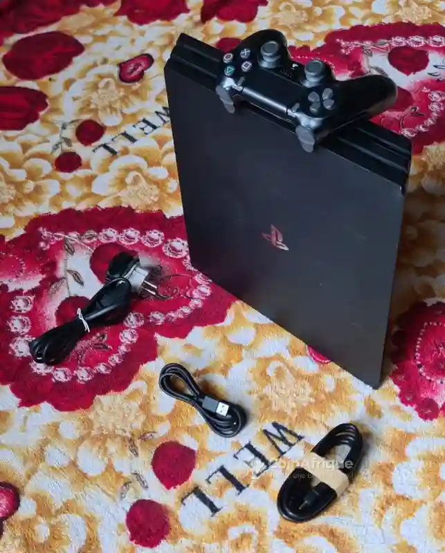 Playstation 4 Pro - Vue 1