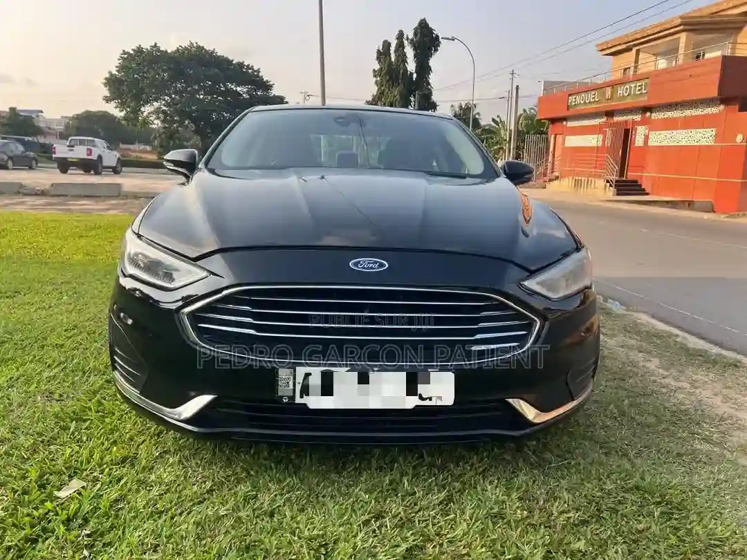 Ford Fusion 2020 Noir - Vue 1