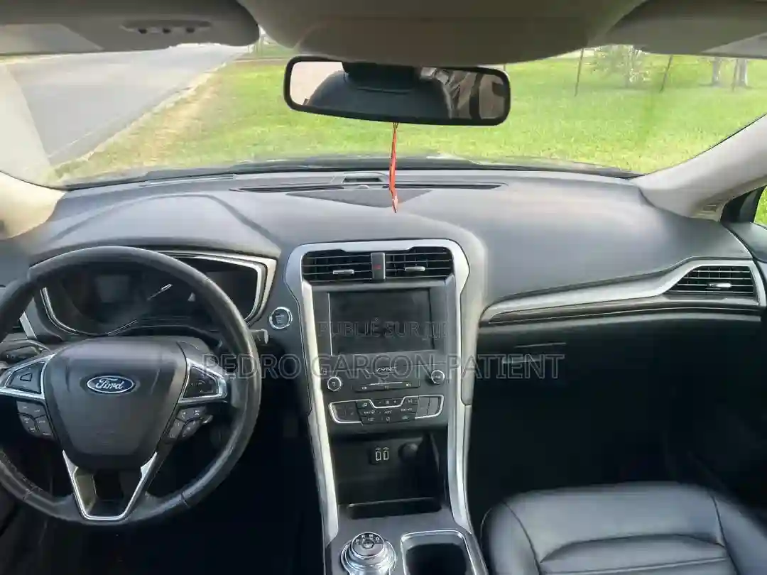 Ford Fusion 2020 Noir - Vue 5