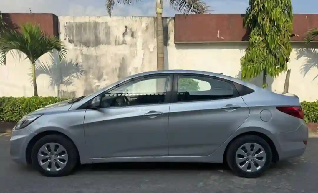 HYUNDAI ACCENT EN VENTE  - Vue 3