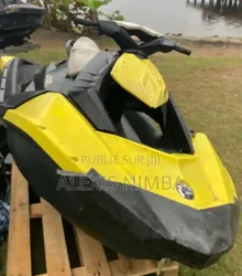 Jet Ski Spark Marche Avant à Abidjan