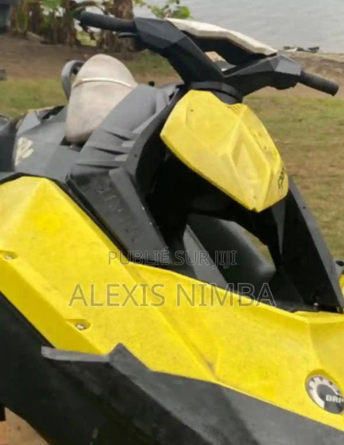 Jet Ski Spark Marche Avant - Vue 2