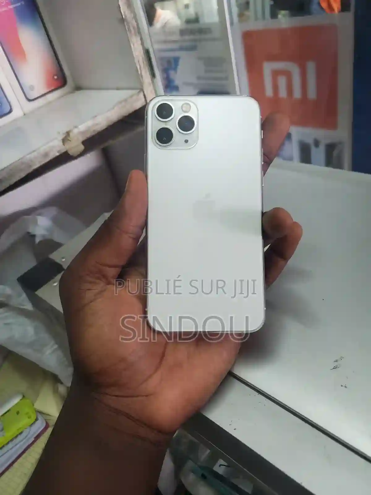 Pomme Iphone 11 Pro 64 GB Blanc - Vue 1