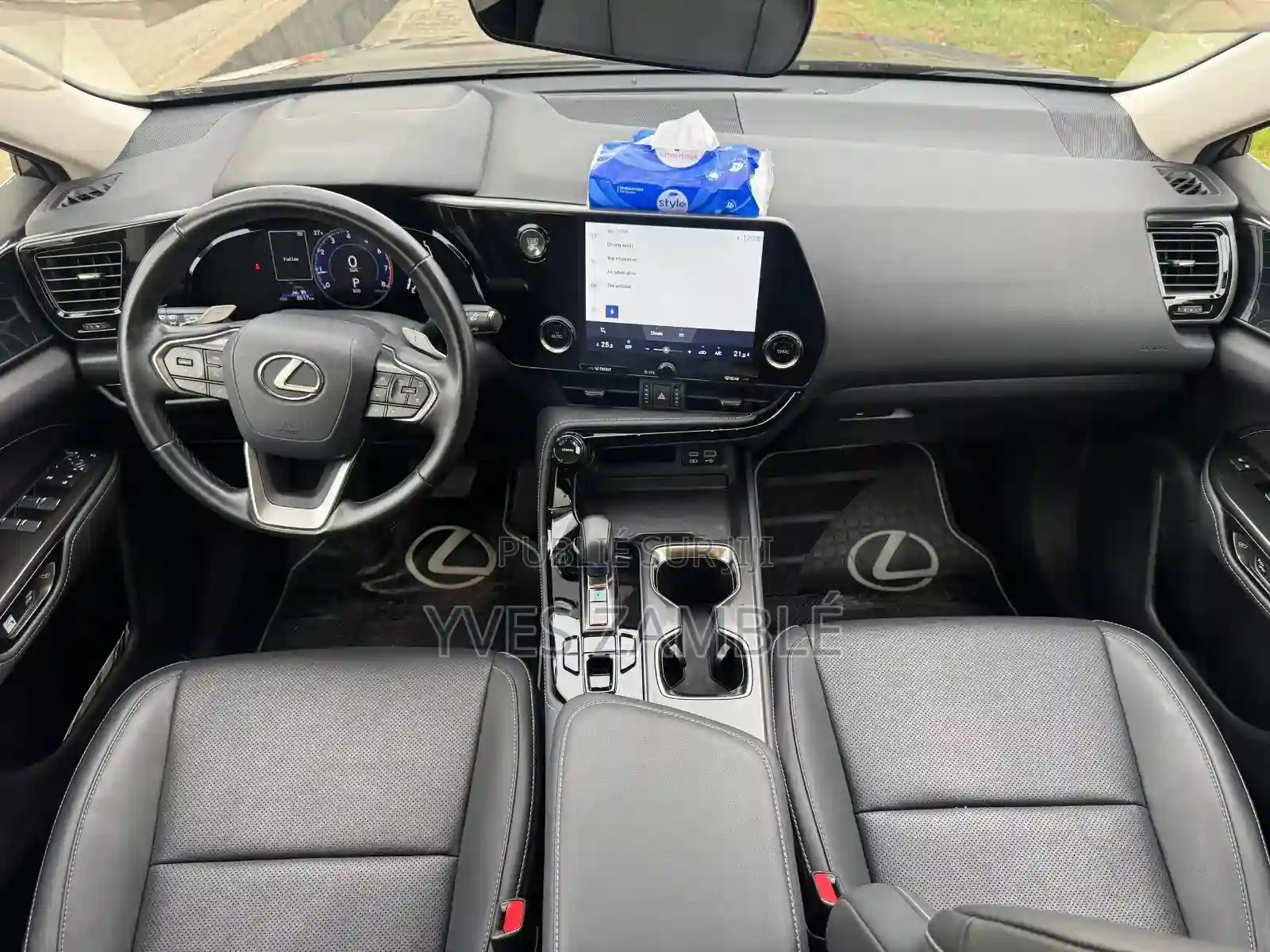 Lexus NX 2024 Noir - Vue 3