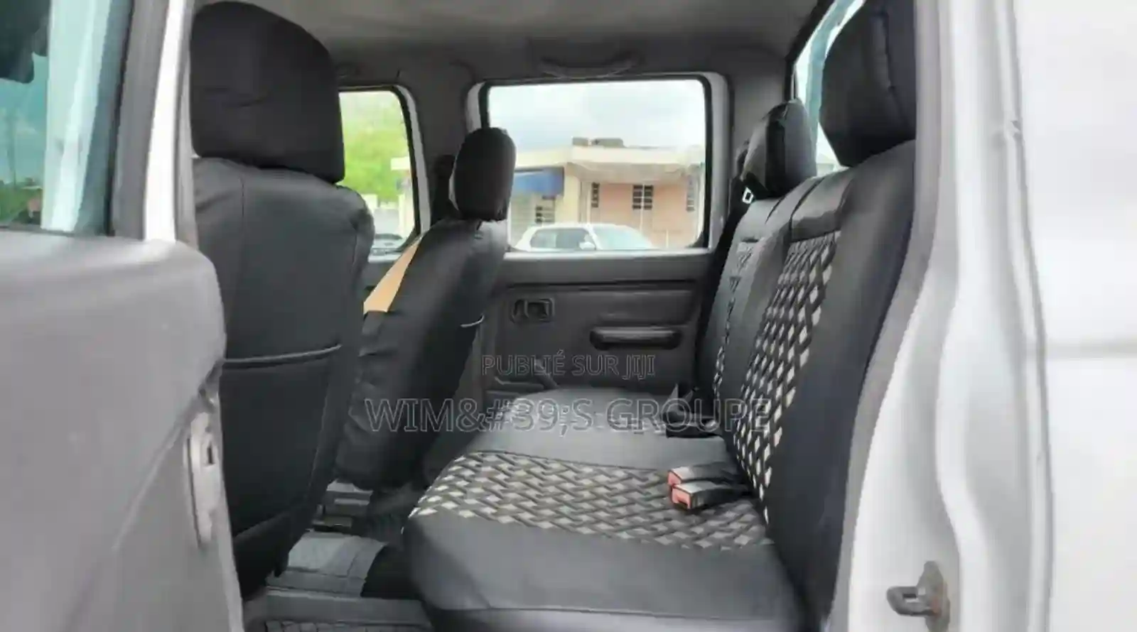 Nissan Hardbody 2015 Blanc - Vue 2