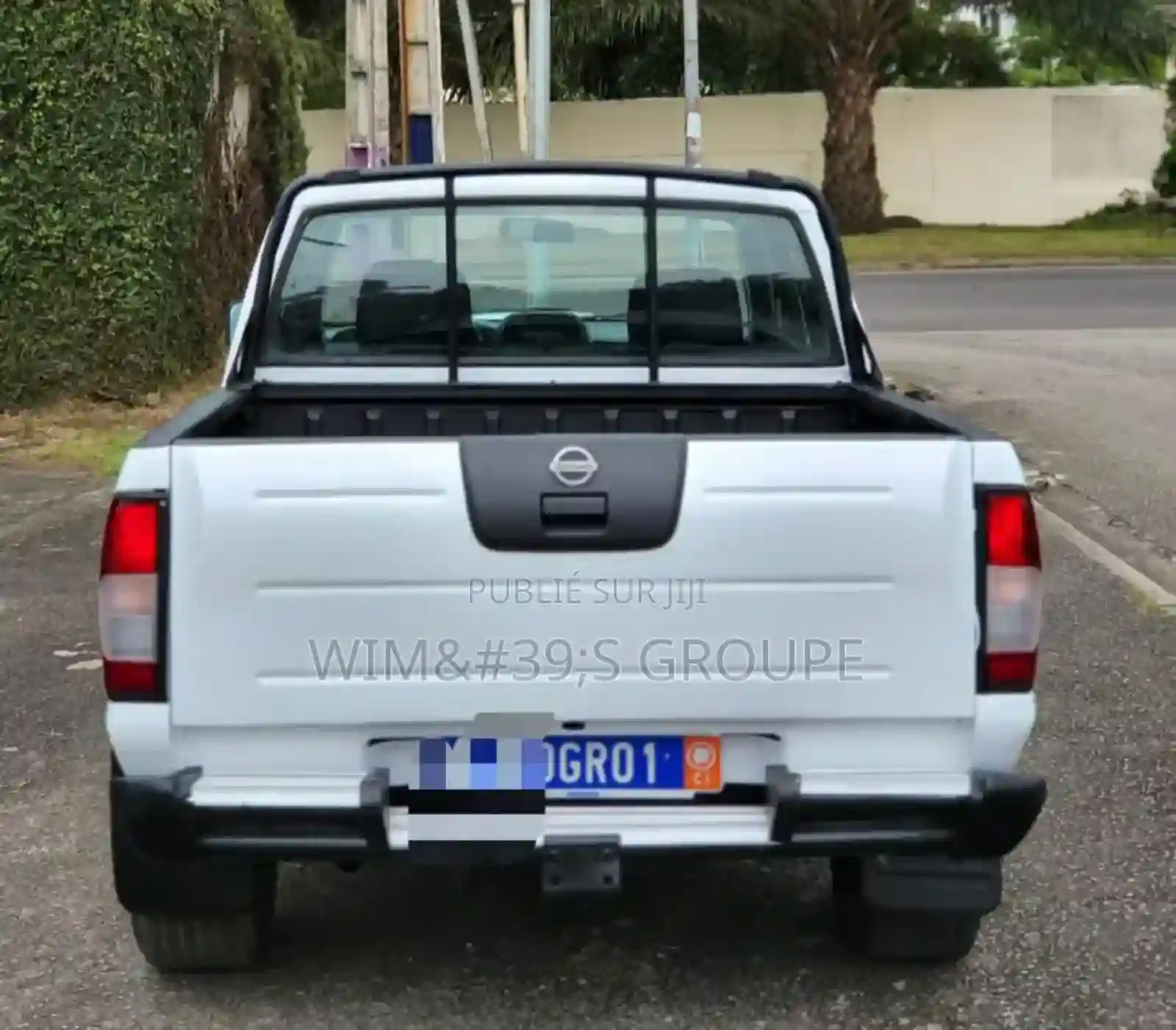 Nissan Hardbody 2015 Blanc - Vue 5