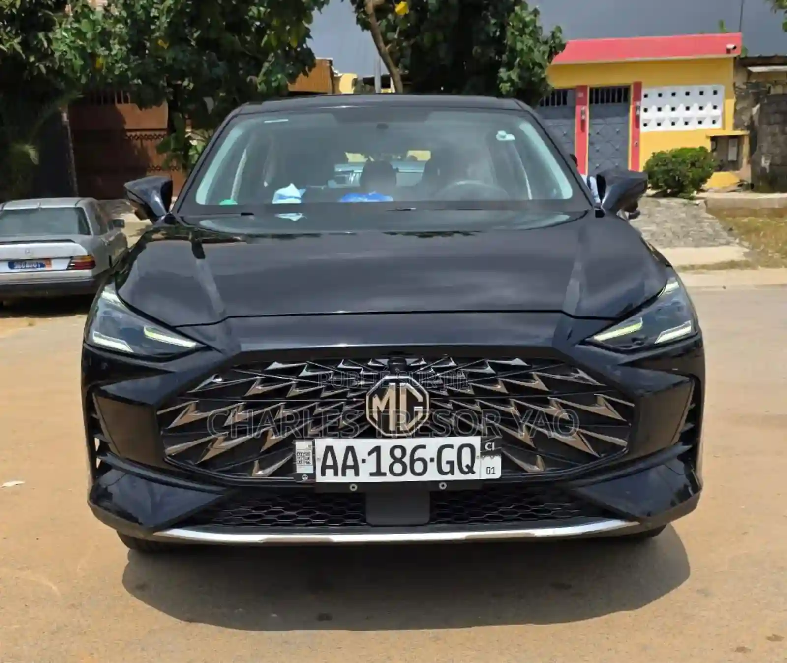 MG MGA 2024 Black - Vue 2