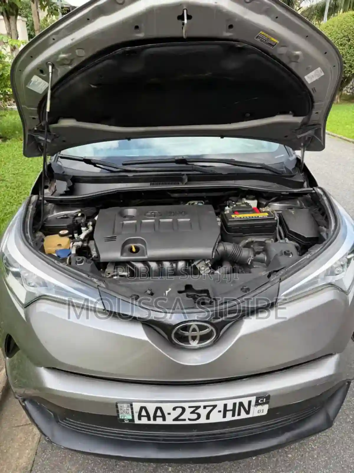 Toyota C-hr XLE FWD Sport Utility (20l 4cyl 2am) 2018 Argenté - Vue 5