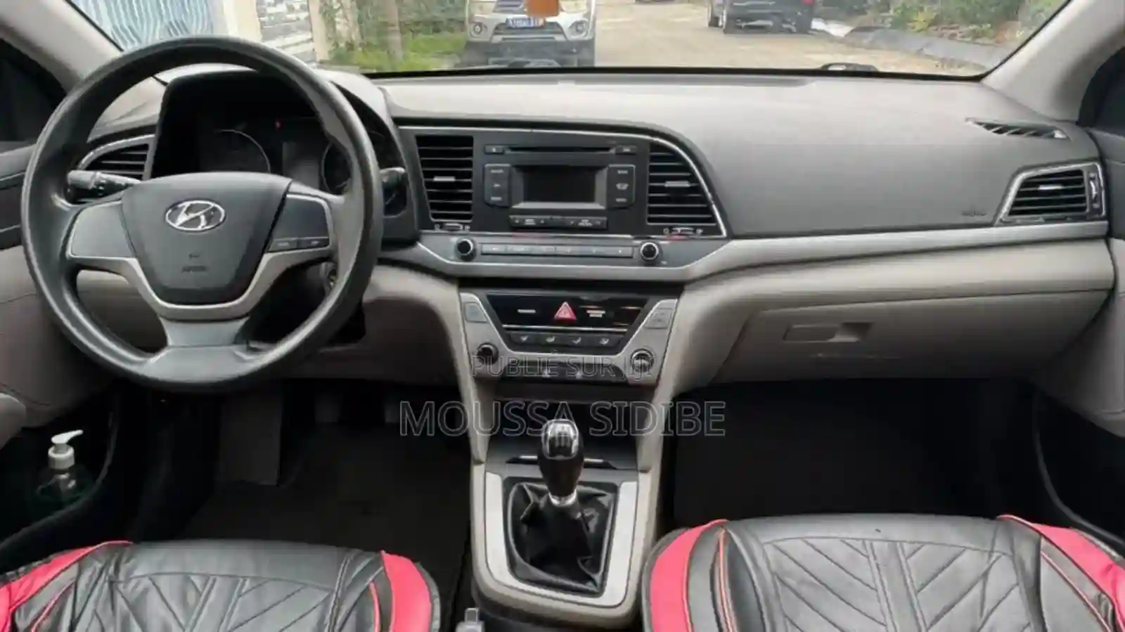 Hyundai Elantra 2018 Rouge - Vue 3