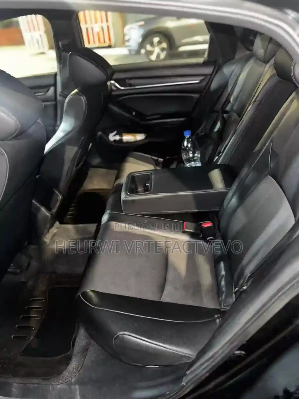 Honda Accord LX 15T 2020 Noir - Vue 4