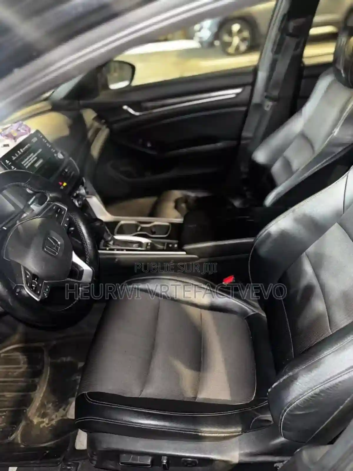 Honda Accord LX 15T 2020 Noir - Vue 5