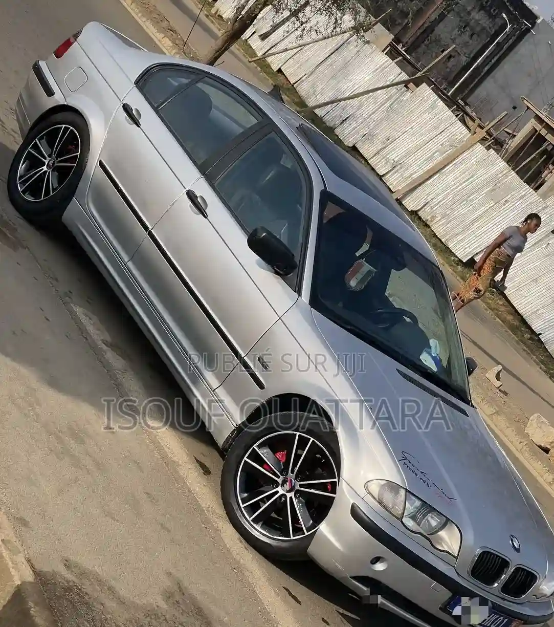 BMW 318i 2008 Gris - Vue 2