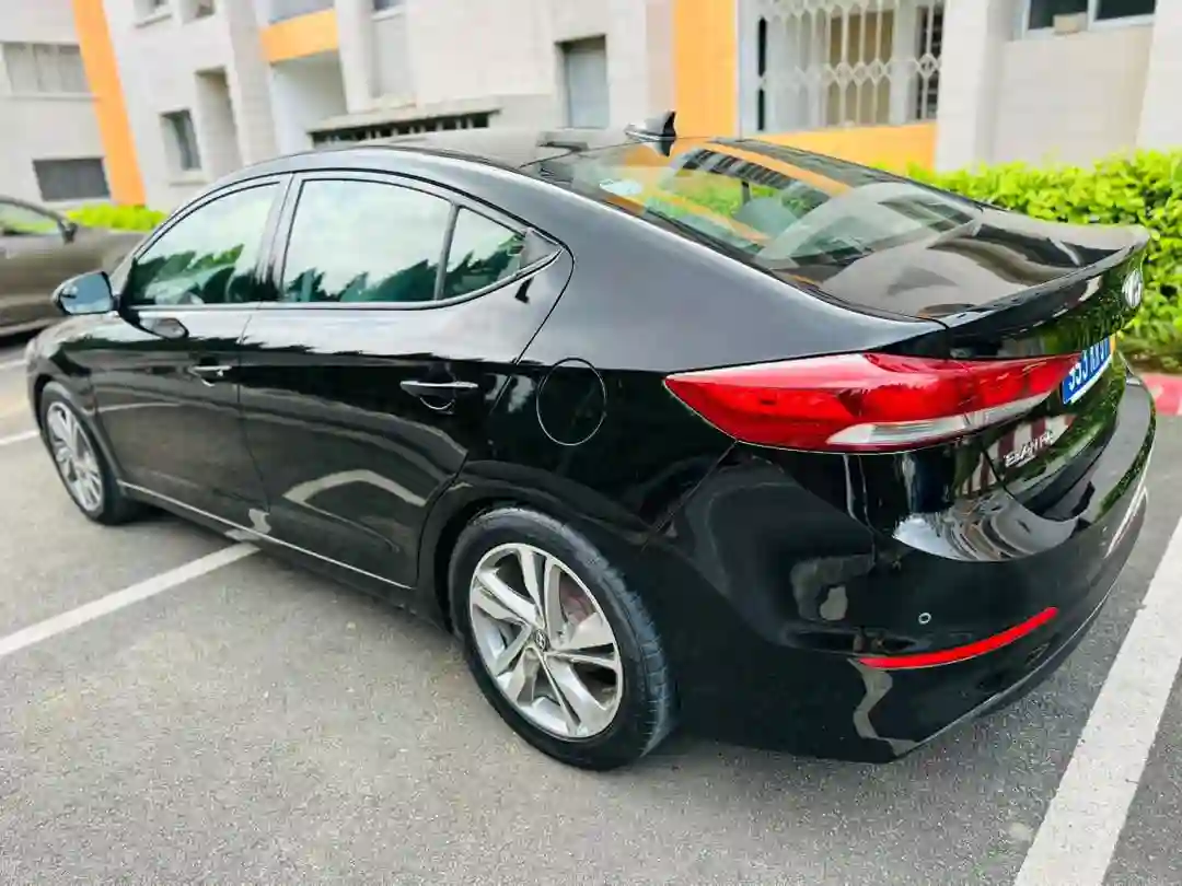HYUNDAI ELANTRA EN VENTE  - Vue 2