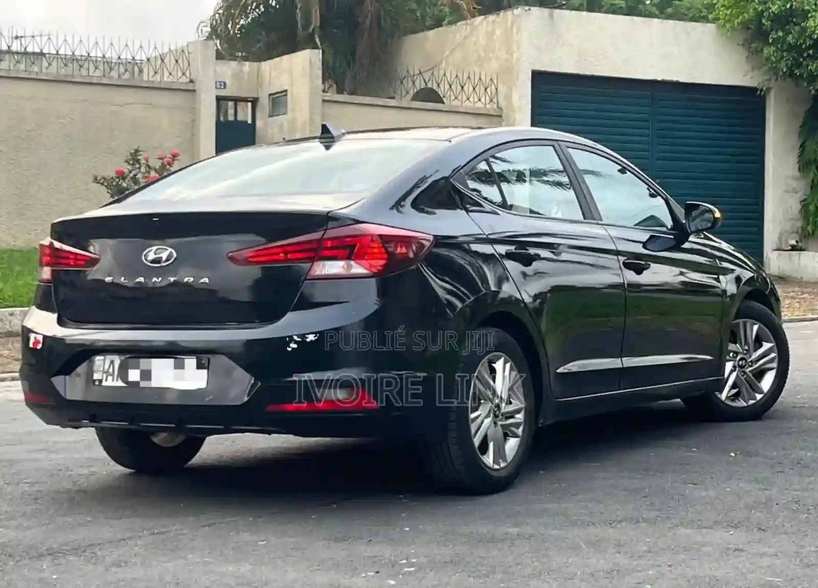 Hyundai Elantra 2021 Black - Vue 2