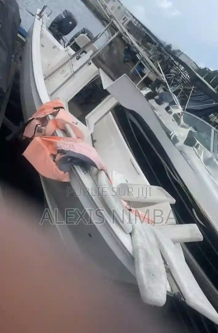 Bateau De Pêche Mer Et Plaisance - Vue 2