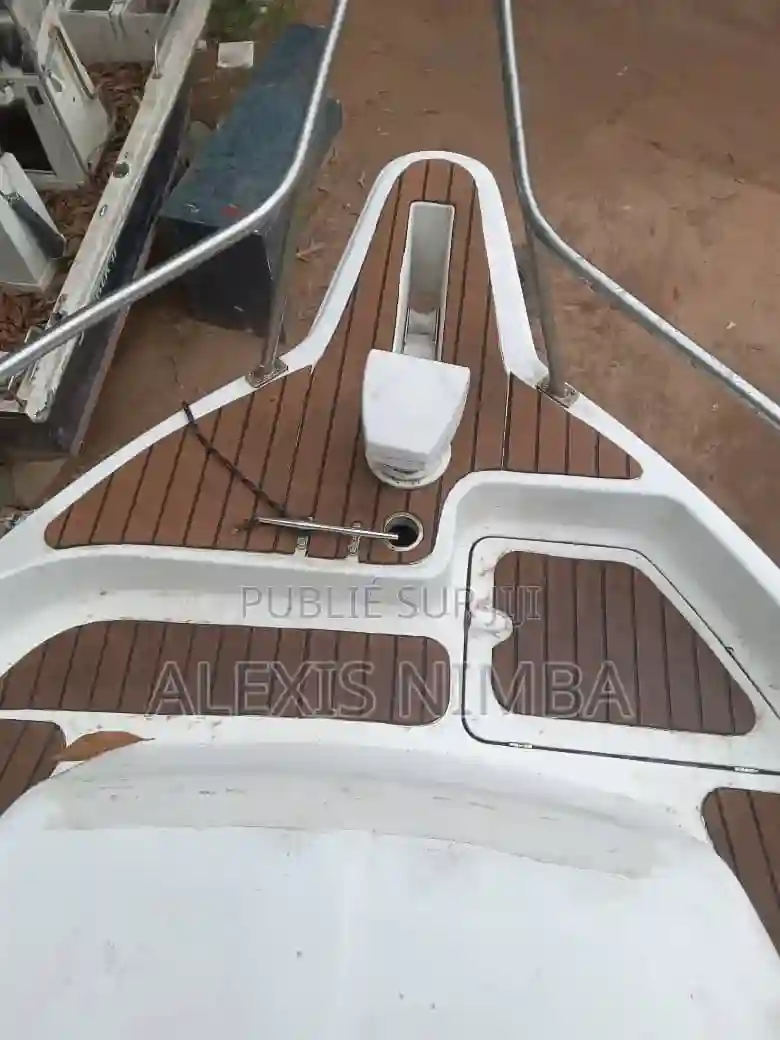 Bateau Avec Cabine 2x 250chv Yamaha À Rénover - Vue 2